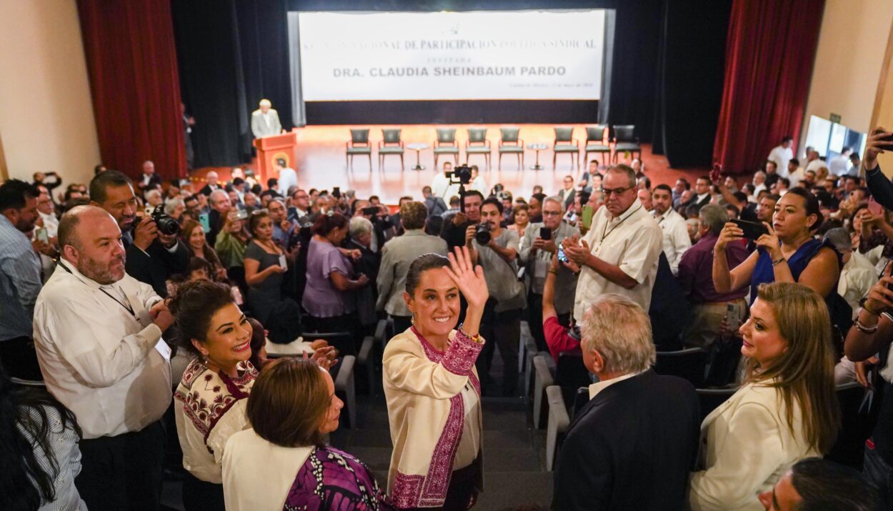 SEGUIREMOS LUCHANDO PARA QUE LAS Y LOS TRABAJADORES DEL ESTADO SIEMPRE SEAN EL ORGULLO DE NUESTRO PAÍS: CLAUDIA SHEINBAUM ANTE REPRESENTANTES SINDICALES