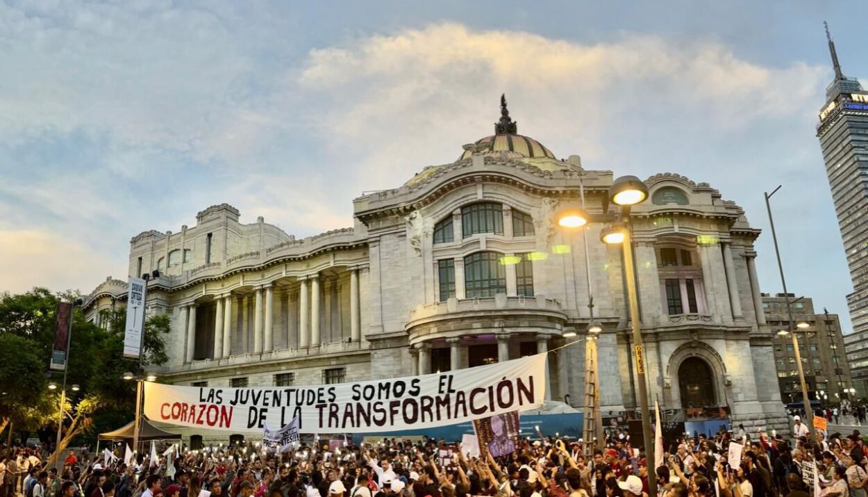 ESTUDIANTES Y JÓVENES DE LA CIUDAD DE MÉXICO RESPALDAN A CLAUDIA SHEINBAUM