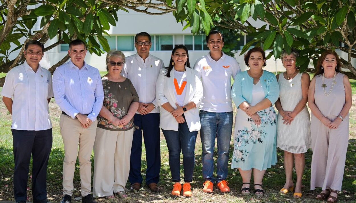 Vida Gómez Herrera presenta el proyecto que impulsará para las juventudes en el foro con la comunidad universitaria de la UADY.