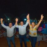 Cecilia,  Renán  y Mauricio celebran en grande, unidos, a las mamás de Mérida 