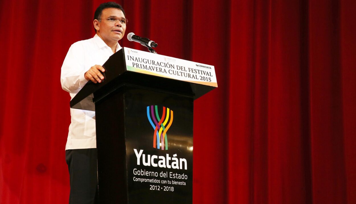 Rolando Zapata se compromete a seguir trabajando por la dinámica cultural de Yucatán