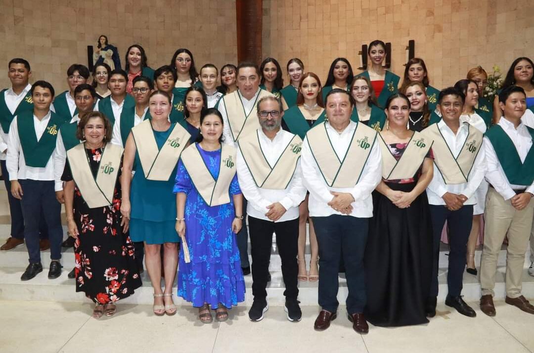 SE GRADUAN 9 ESTUDIANTES EN LA CARRERA DE ENTRENAMIENTO DEPORTIVO EN EL INSTITUTO PATRIA