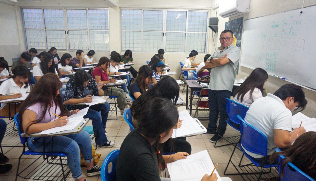 Más de 16 mil jóvenes presentaron el EXANI-I para ingresar al bachillerato.