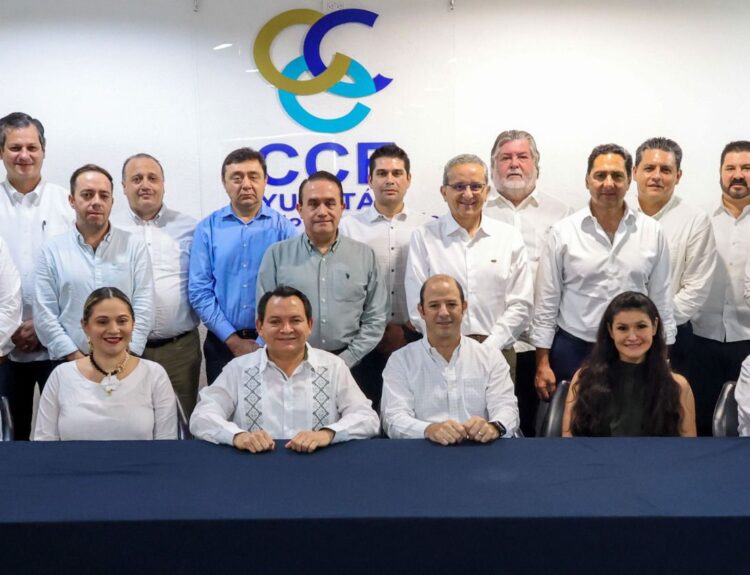 Encuentro entre el Consejo Coordinador Empresarial (CCE) y el Gobernador Electo Joaquín Díaz Mena para Fortalecer la Colaboración.