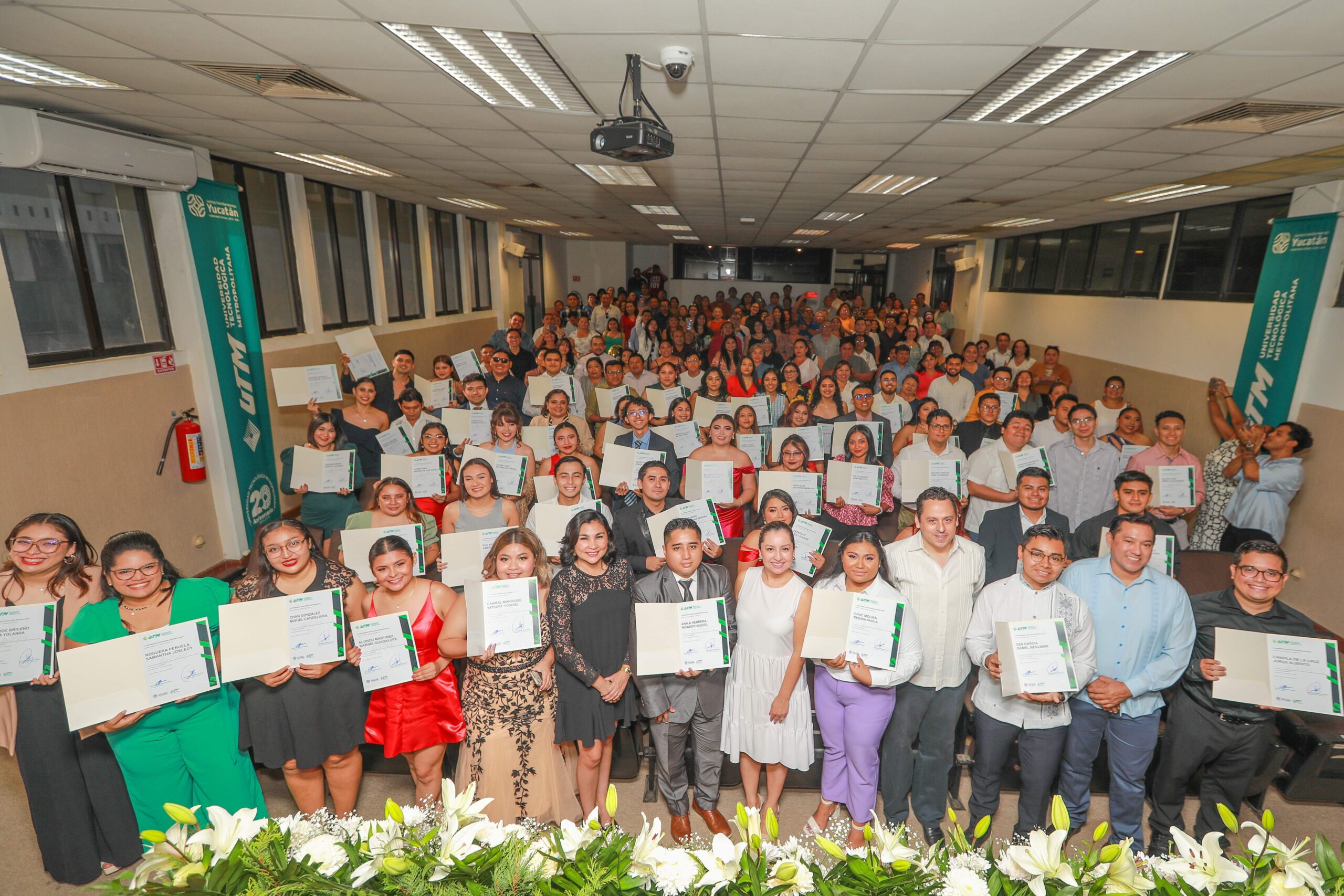 Cerca de 500 jóvenes de la UTM se gradúan para sumarse al ecosistema laboral y económico