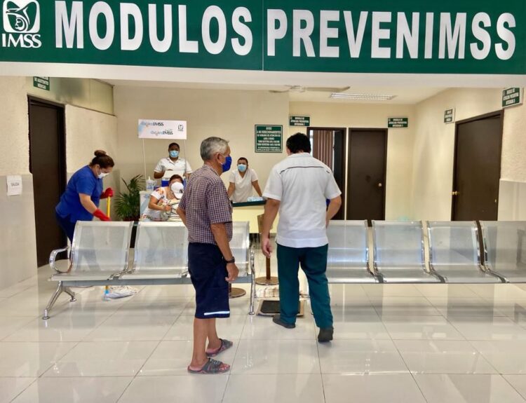 Orienta IMSS Yucatán sobre detección oportuna de incontinencia urinaria en hombres