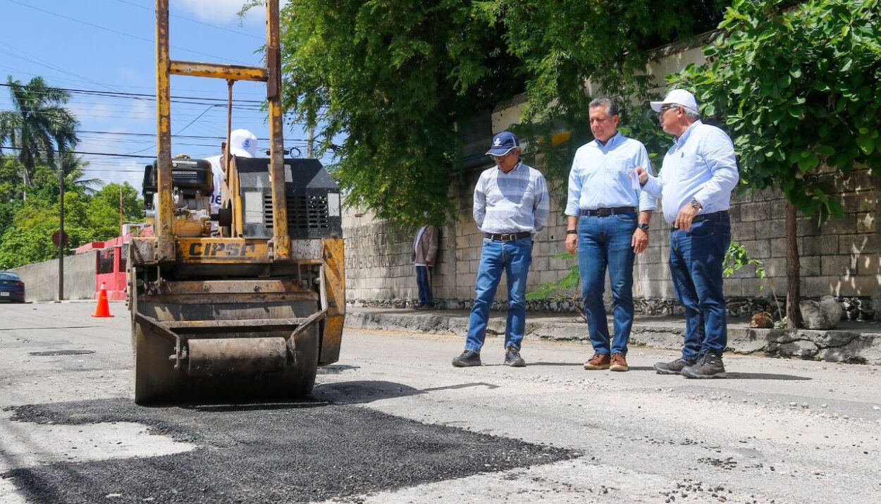 El Ayuntamiento realizará esfuerzos extraordinarios para atender el bacheo y la recolección de cacharros en el municipio.