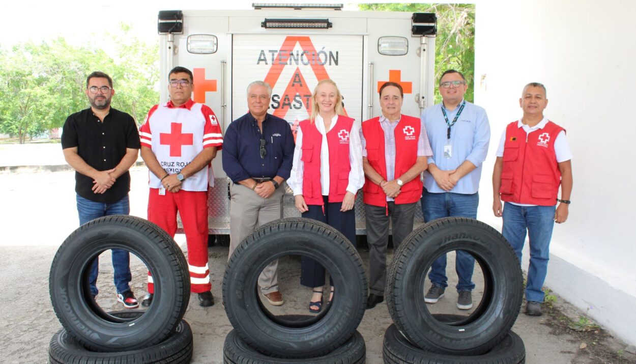 Donan llantas para Unidad de Atención a Desastres.