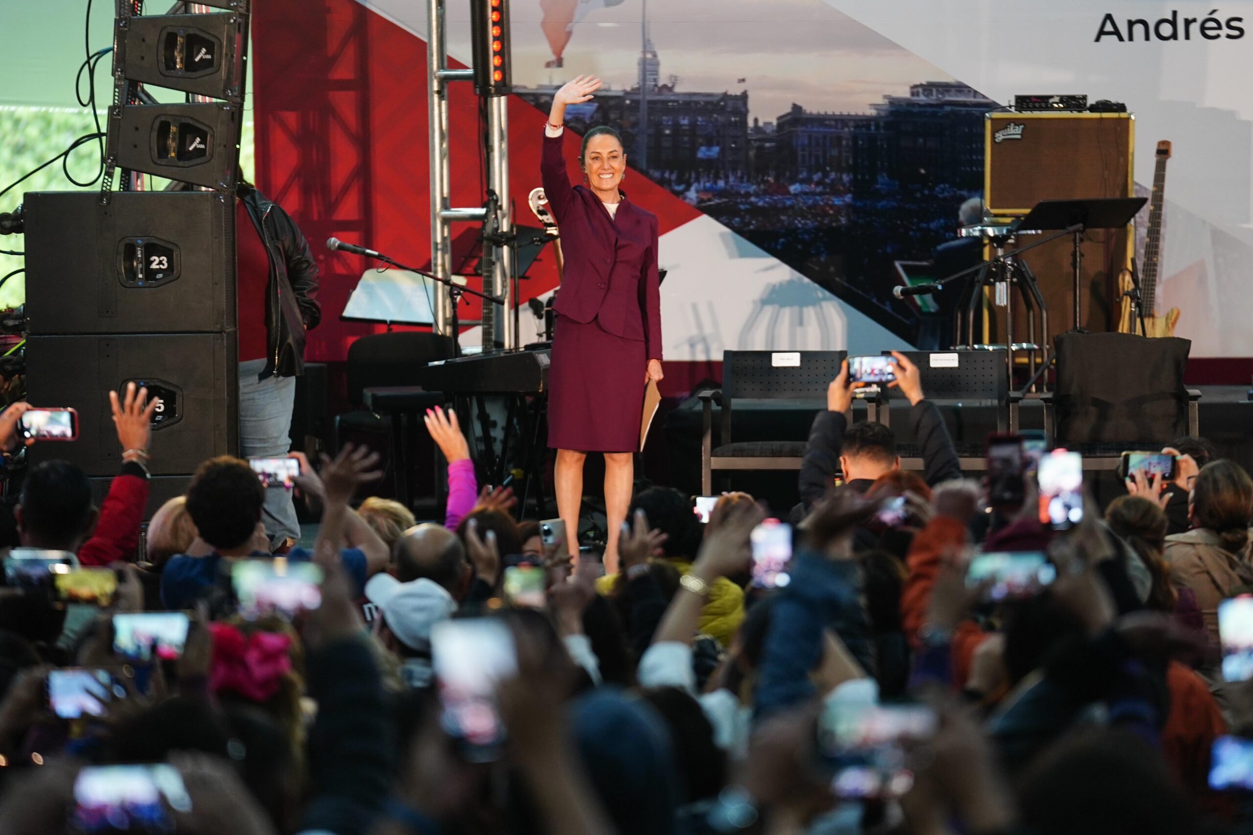 ”EL TRIUNFO DEL PUEBLO DE MÉXICO, EL DÍA DE LA REVOLUCIÓN DE LAS CONCIENCIAS TENEMOS QUE CELEBRARLO LUCHANDO”: CLAUDIA SHEINBAUM CONVOCA A SALIR A LAS PLAZAS PARA DAR CONTINUIDAD A LA 4T