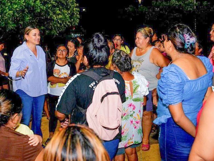 Cecilia Patrón visita a vecinos del sur