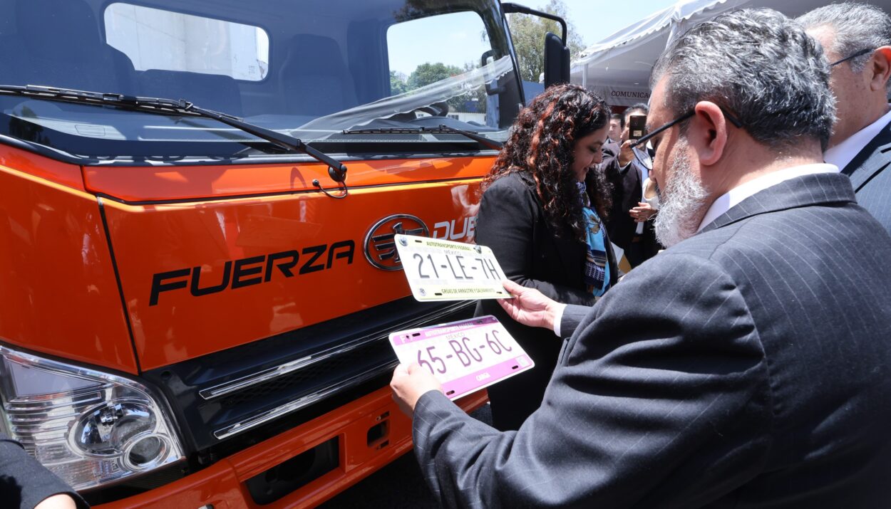 PLACAS METÁLICAS PARA IDENTIFICACIÓN DE GRÚAS, “HECHO TRASCENDENTAL” EN EL AUTOTRANSPORTE FEDERAL: NUÑO LARA