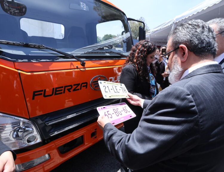 PLACAS METÁLICAS PARA IDENTIFICACIÓN DE GRÚAS, “HECHO TRASCENDENTAL” EN EL AUTOTRANSPORTE FEDERAL: NUÑO LARA