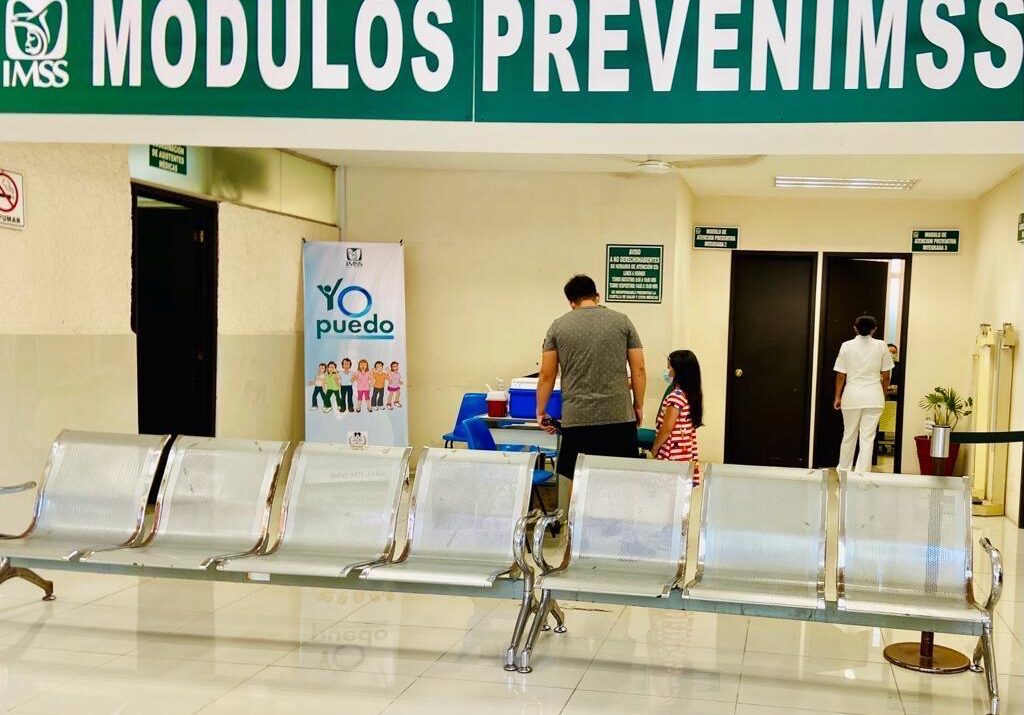 Proporciona IMSS Yucatán recomendaciones sobre síntomas que permiten identificar si los menores necesitan lentes, antes del regreso a clases