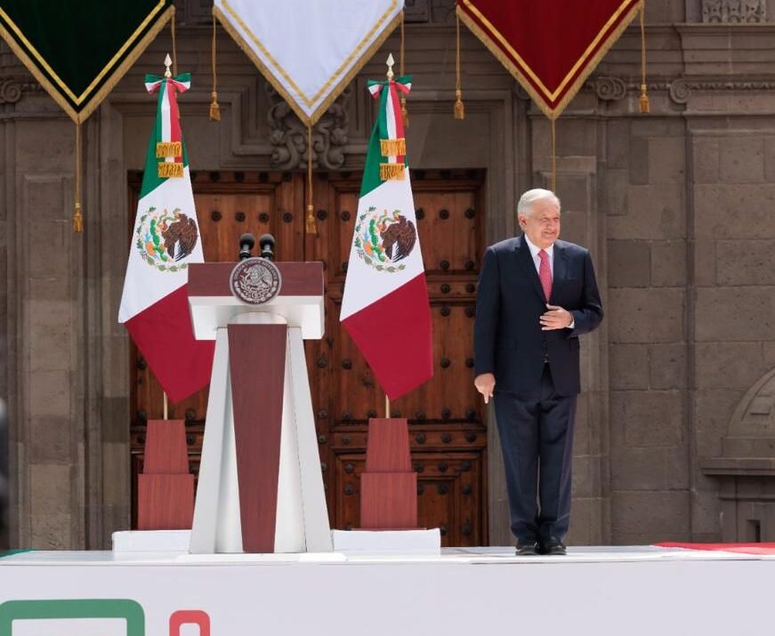 Asiste Díaz Mena al sexto y último informe de gobierno de López Obrador