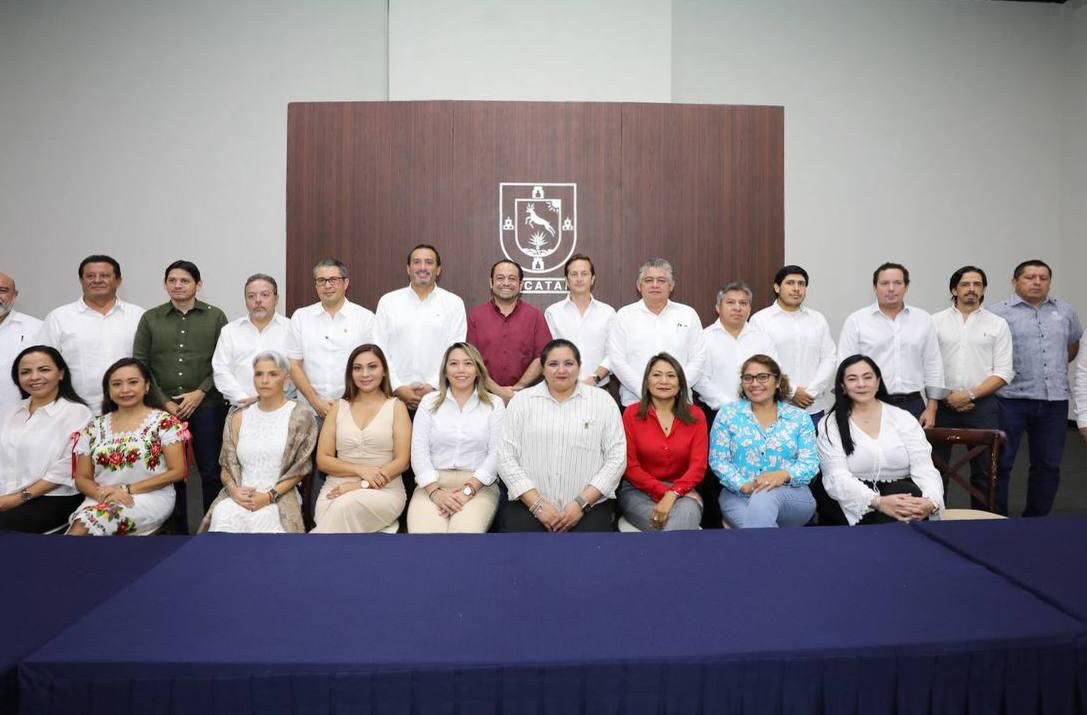 Acuerdan en Mesa de Transición garantizar el abasto de medicamentos de los servicios de salud de Yucatán para el último trimestre de este año