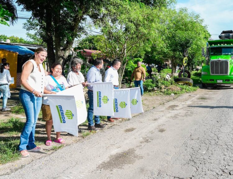 Con la repavimentación de más calles en el sur de Mérida construimos la justicia social: Cecilia Patrón.