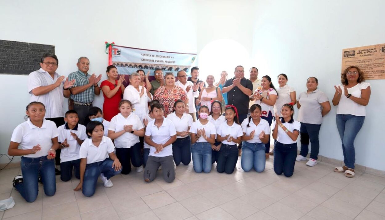 Abren escuela Telesecundaria en Chicxulub Puerto