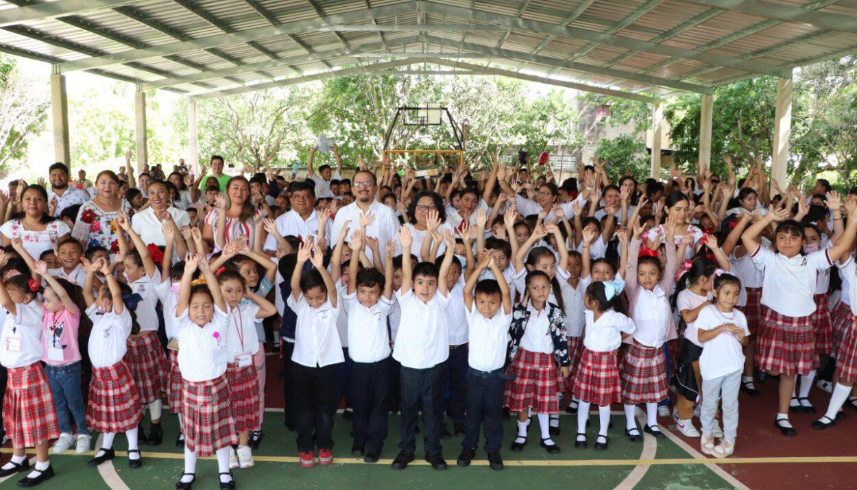 Fortalecen el derecho a la educación con la entrega de paquetes de Impulso Escolar