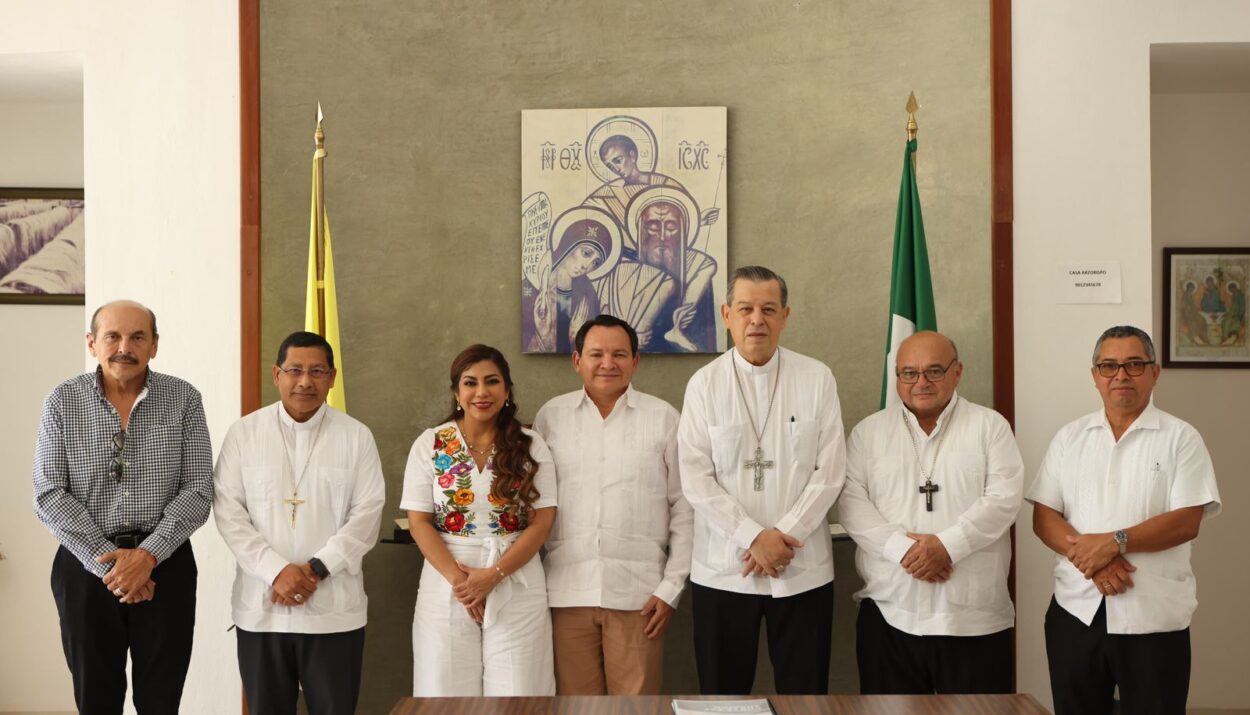 Se reúne Díaz Mena con el Arzobispo de Yucatán