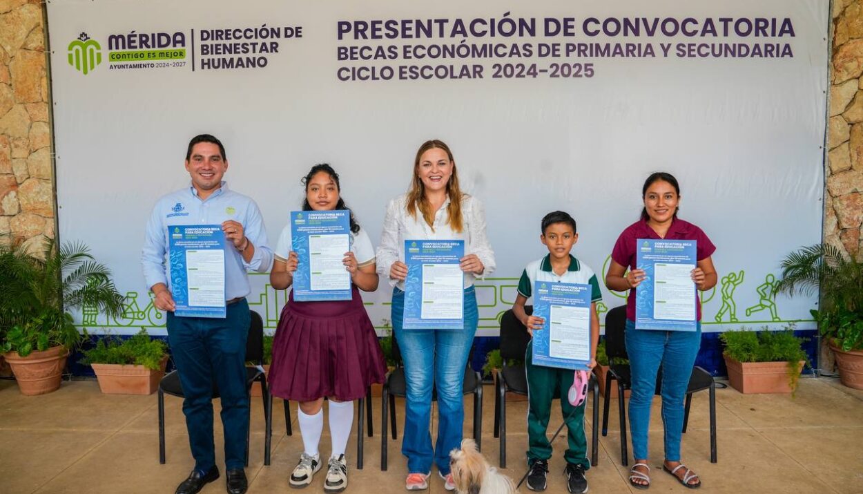 Construimos justicia social con la entrega de 4 mil 200 becas para alumnos de educación básica: Cecilia Patrón